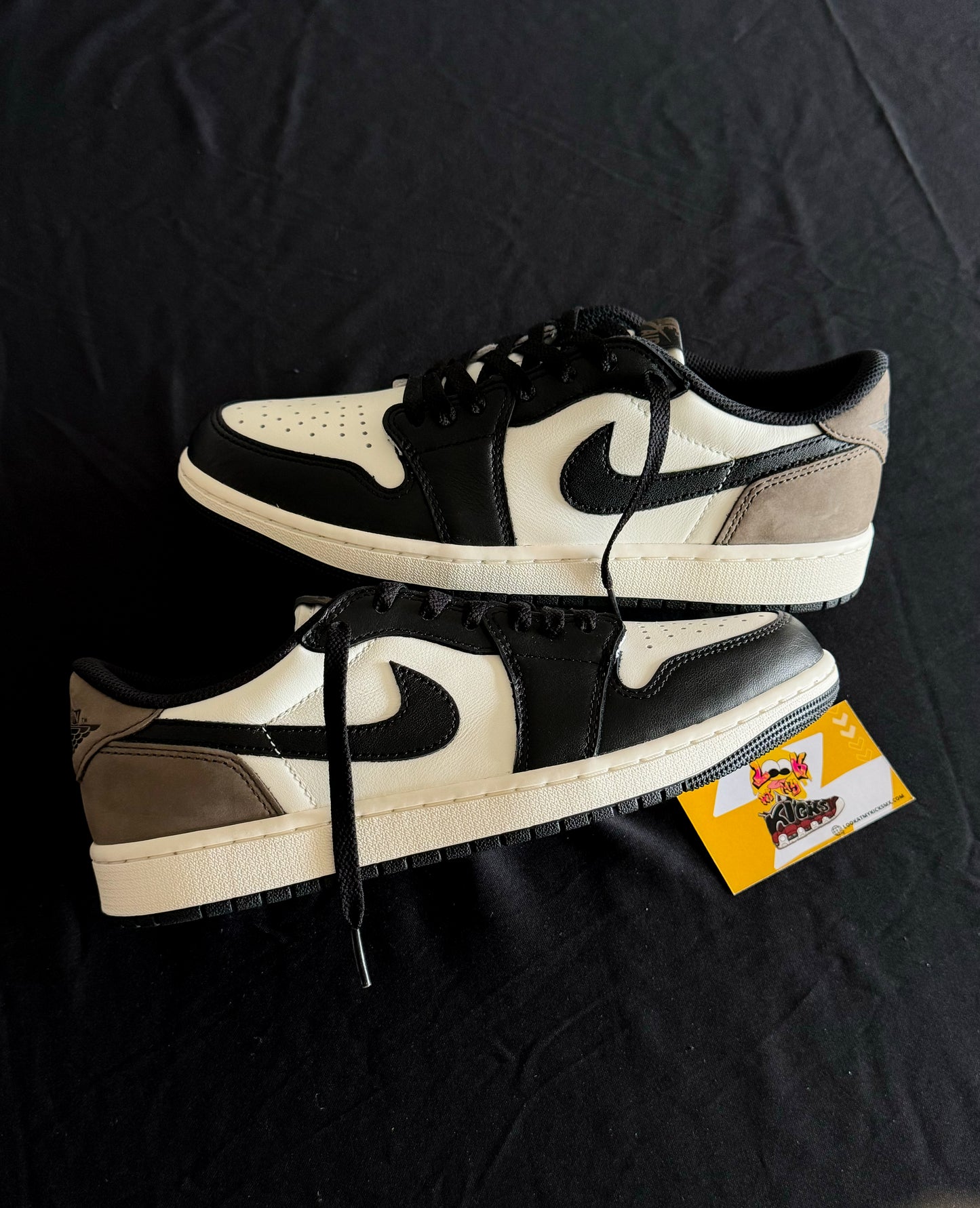 Jordan 1 Low Mocha